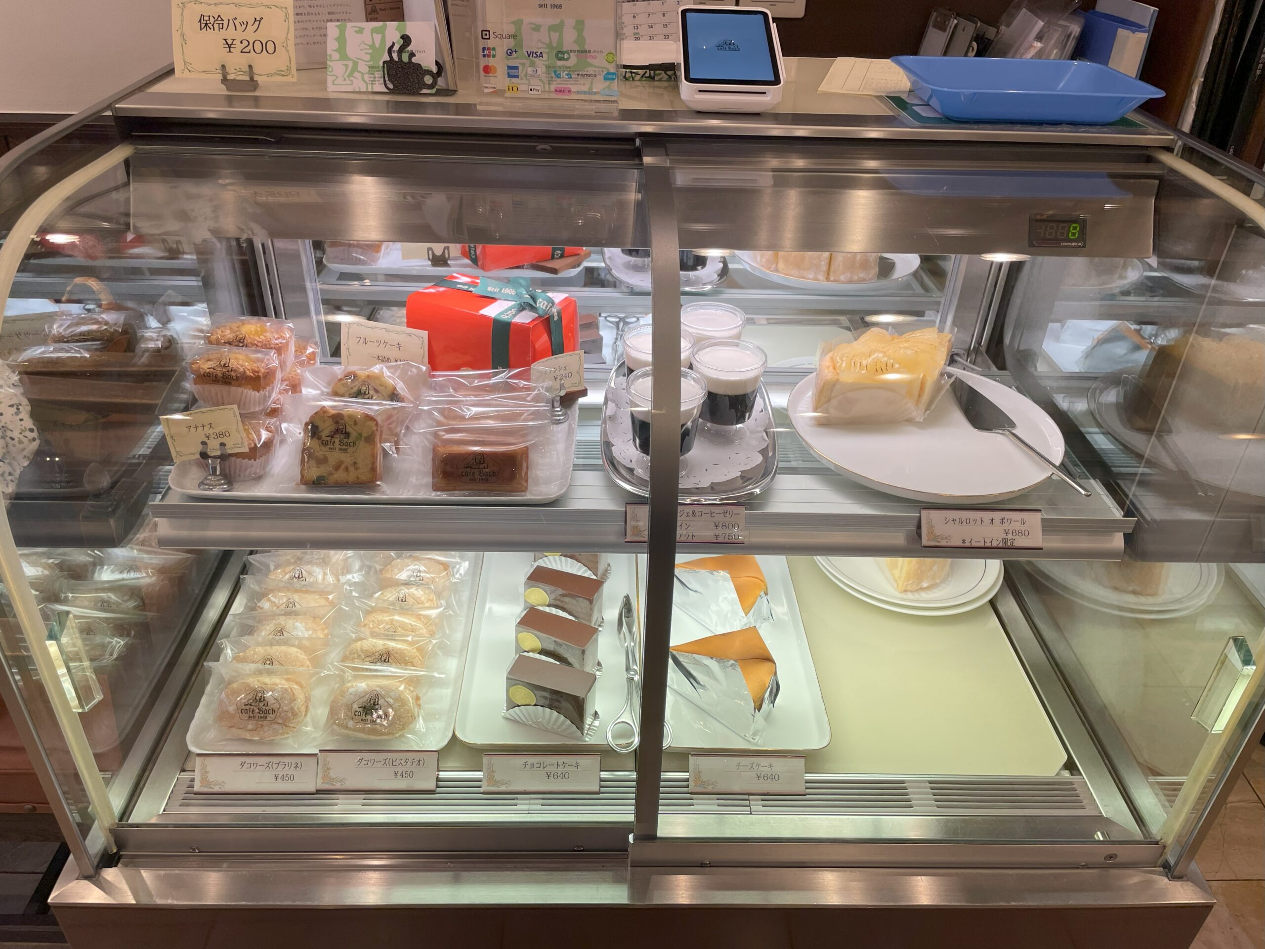 カフェバッハ ショーケース