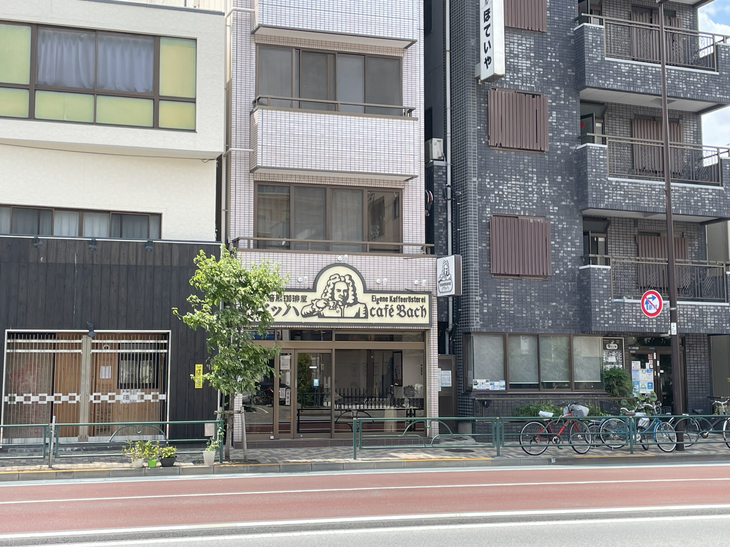 カフェバッハ 全景