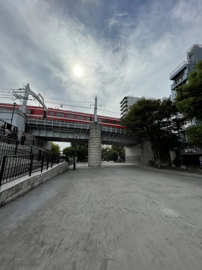 隅田公園内から見た東部鉄橋。