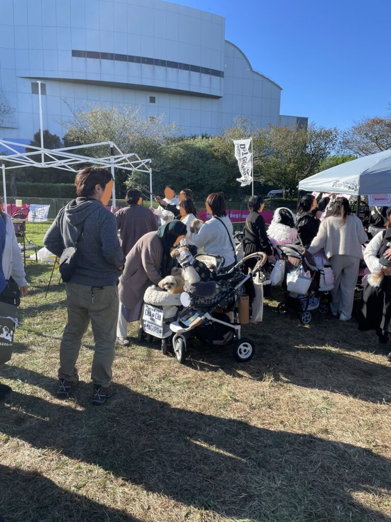 「shihtzu goods market」の様子。33店舗が出店。