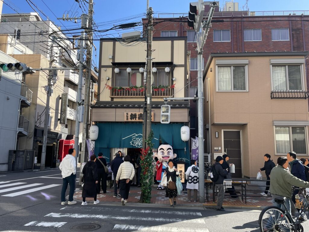 「つたいやん」は観光客たちにも人気。