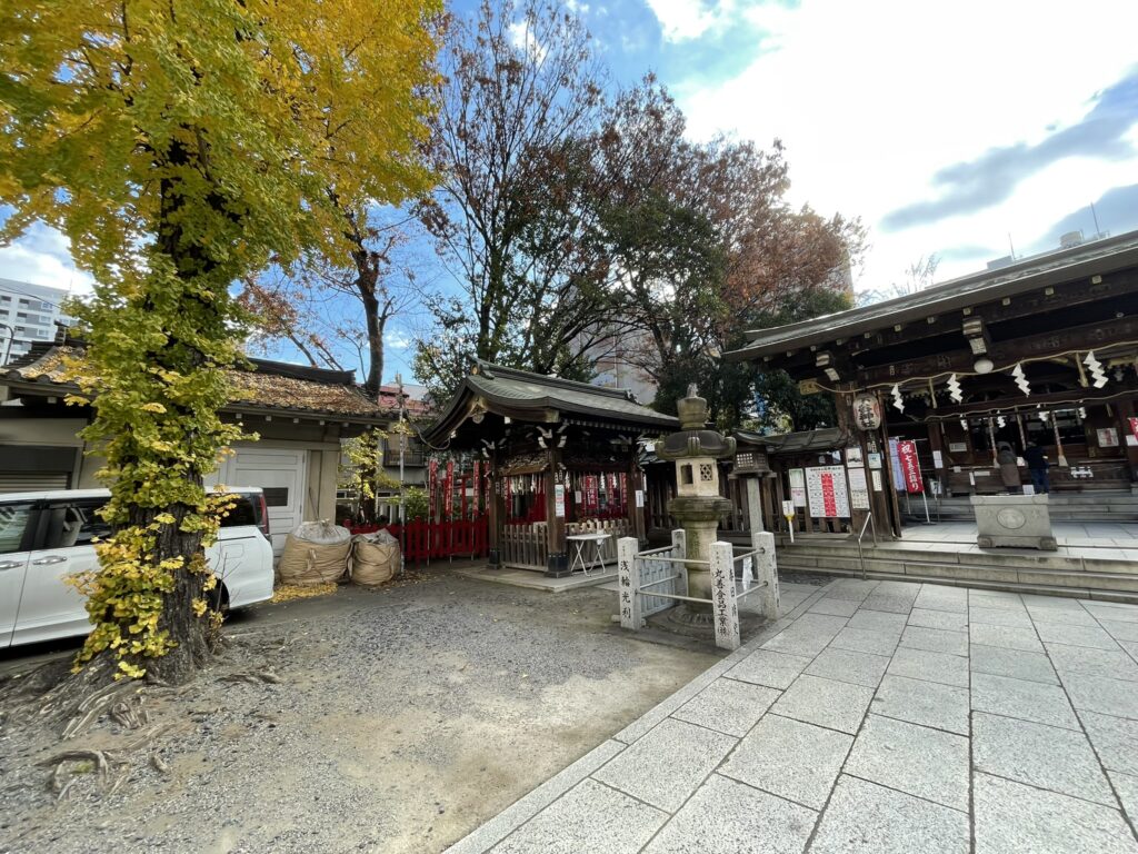 昭和の面影を残す、下谷神社の境内風景。