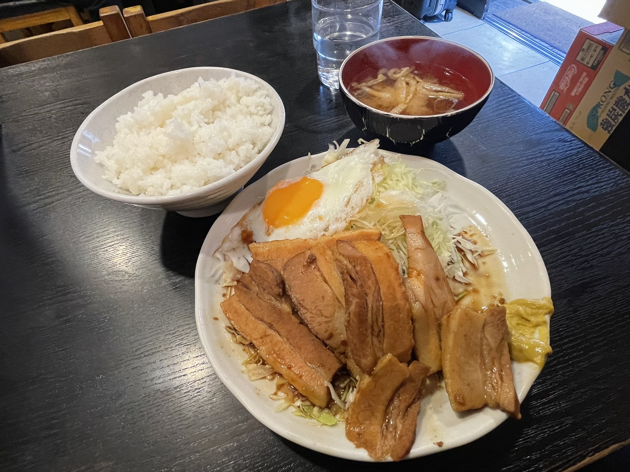 チャーシュー定食。