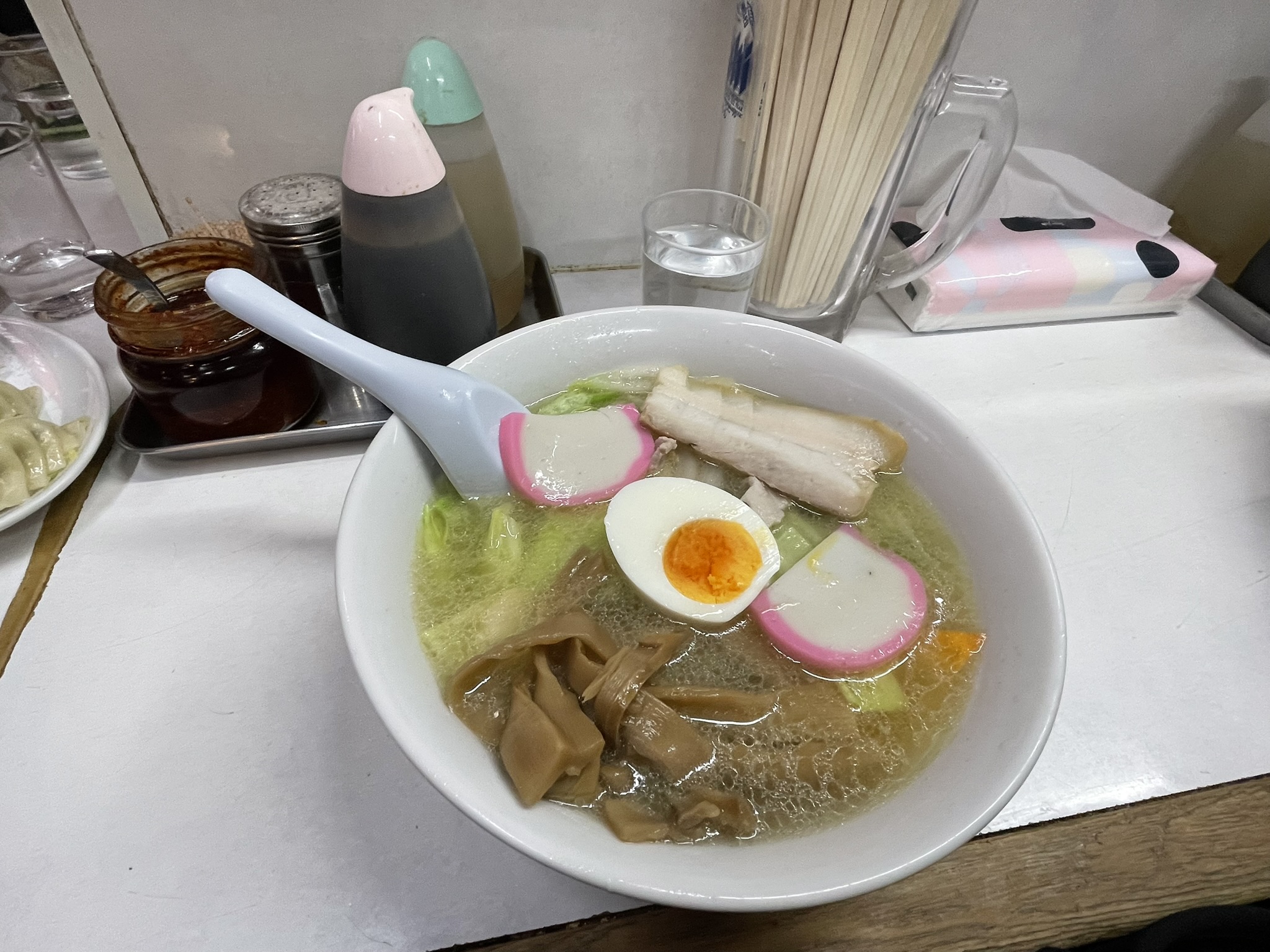 具たっぷりの五目麵。