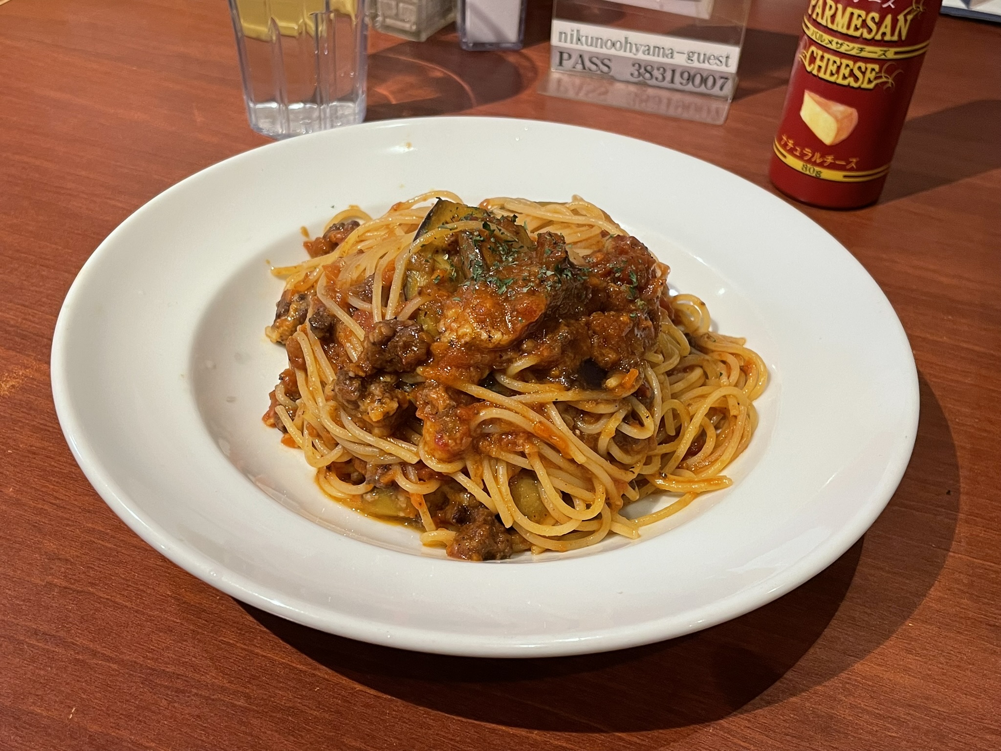 店内レストランのディナー【東京ビーフボロネーゼ】