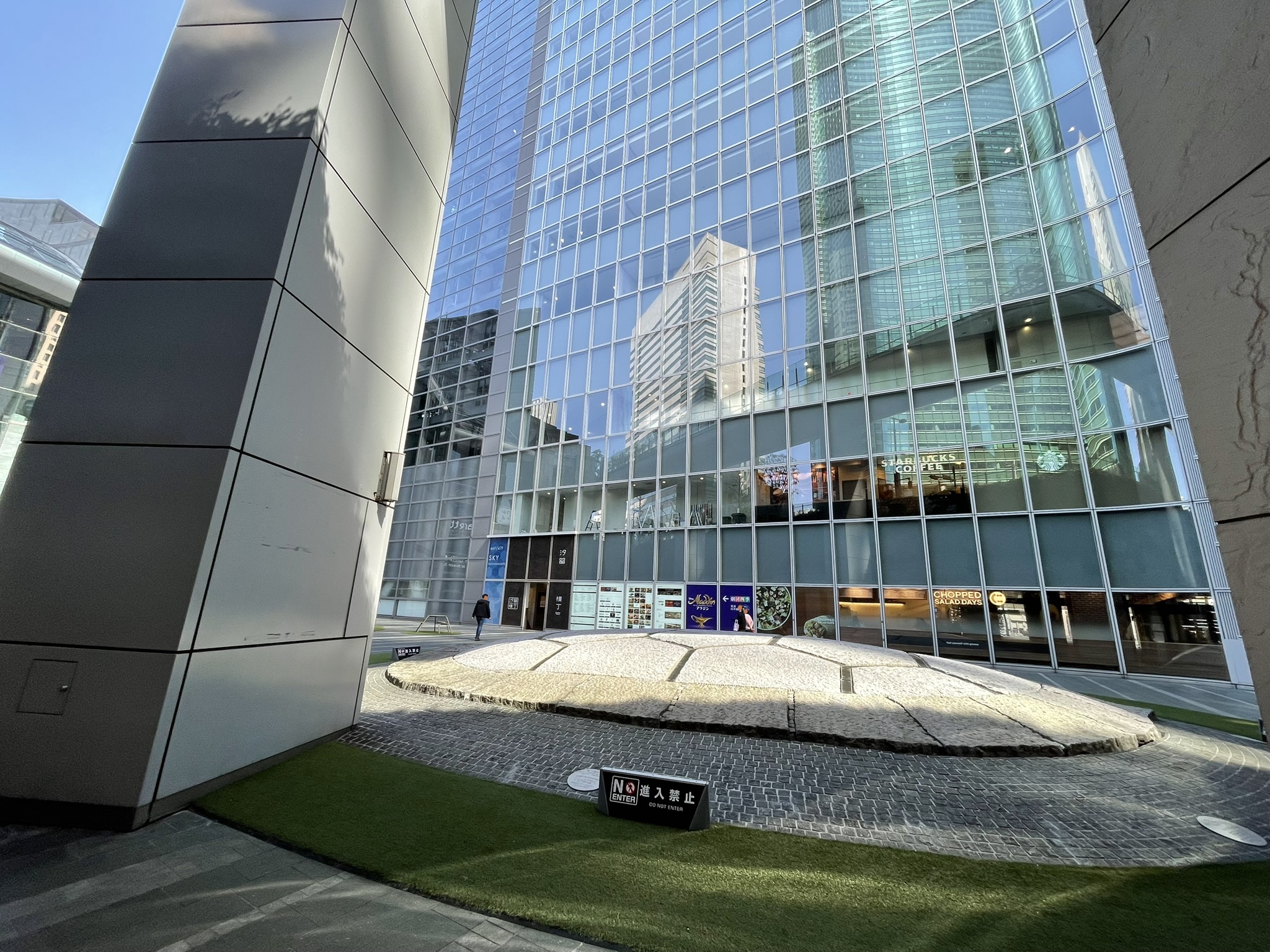 アート作品「亀の噴水」がある「亀の広場」