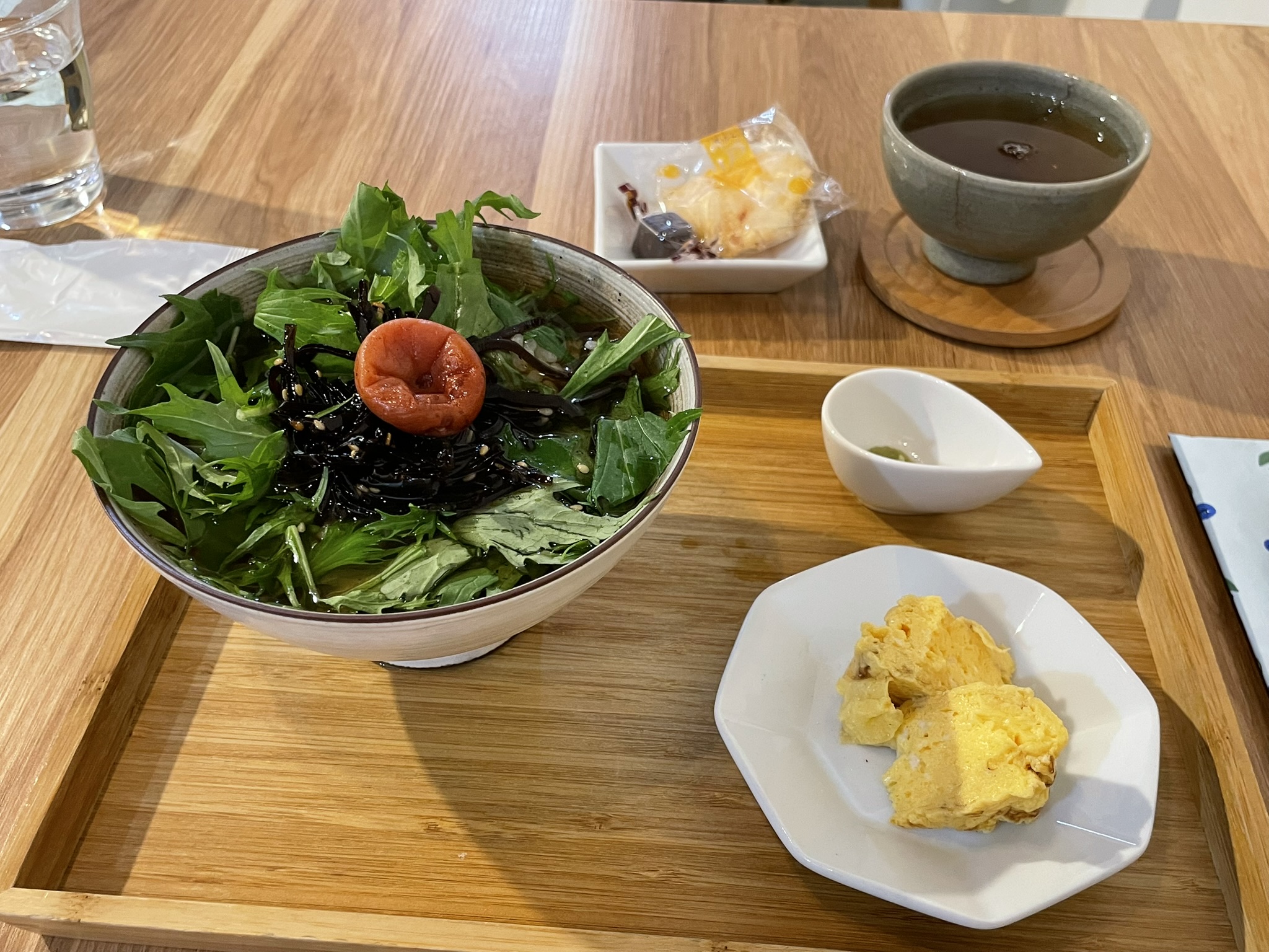 【梅昆布ほうじ茶づけ・たまご焼き付】