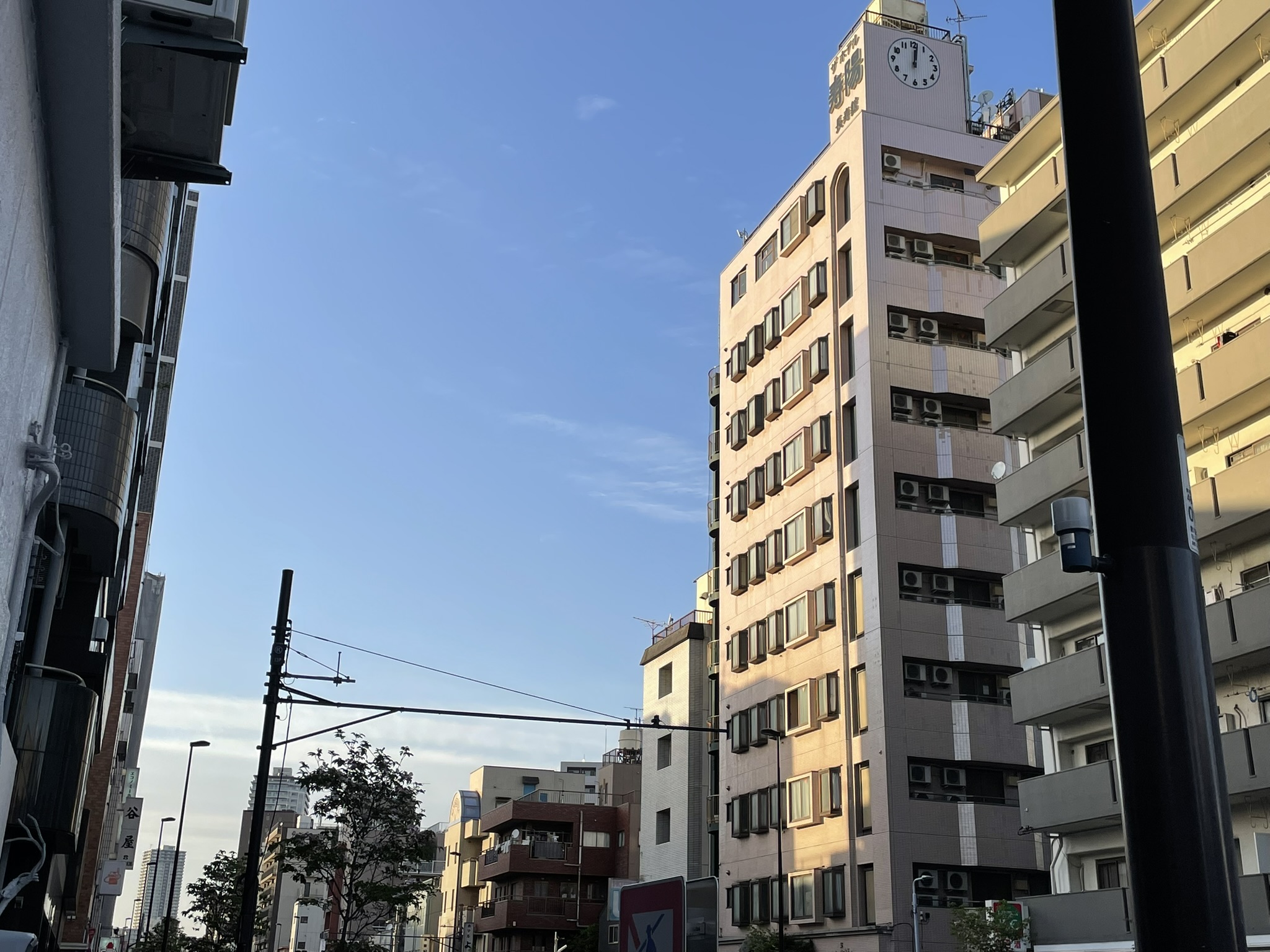 「吉野通り」の夕景。
