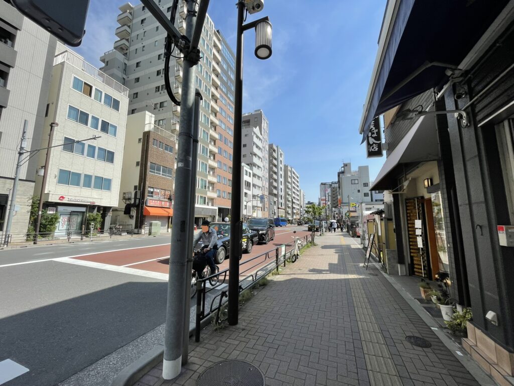 馬道通りの南北に延びる街並み。