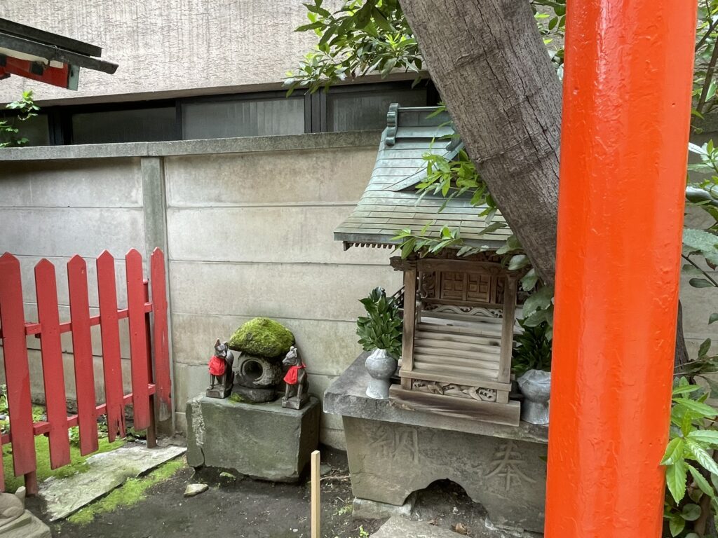 此葉稲荷神社の社殿。