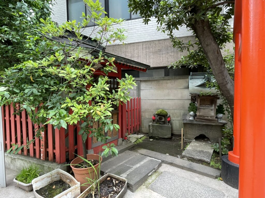 此葉稲荷神社周辺の風景。