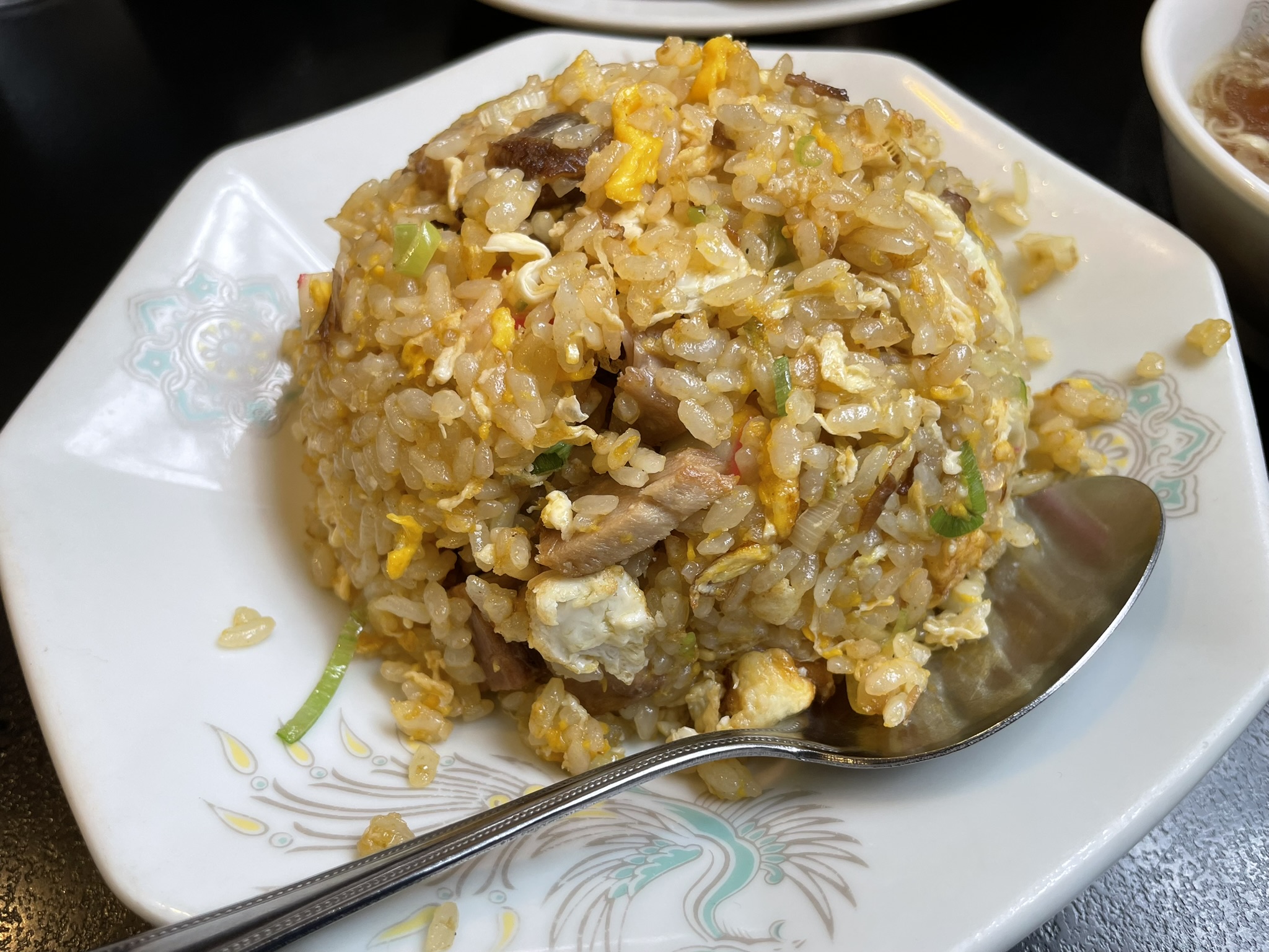 ふっくらしたご飯の粒が炒められたチャーハン。