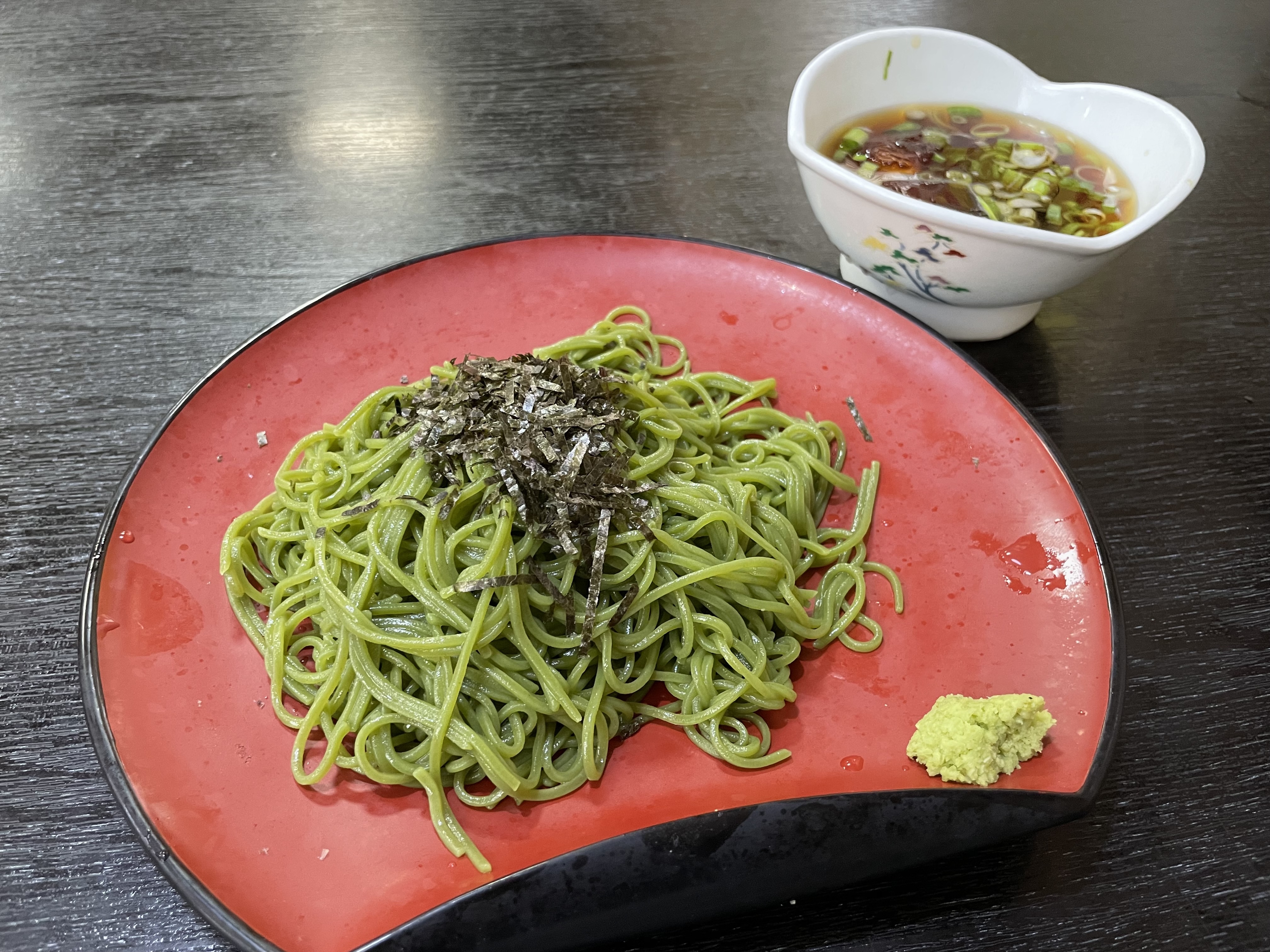 越後屋さんの冷・茶そば
