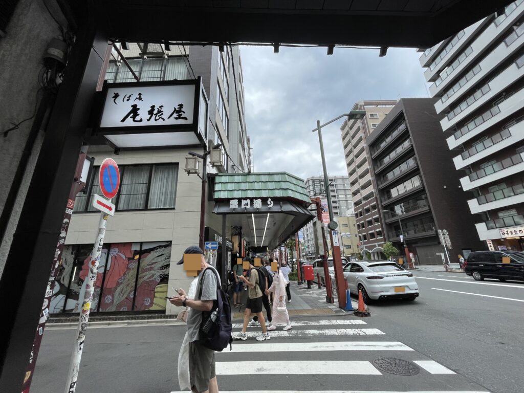 雷門通りは浅草にある多くの通りと接している