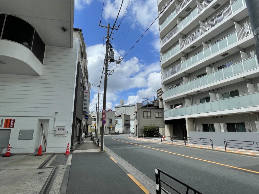 「土手通り」から入る「仲之町通り」